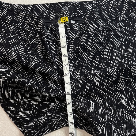 Apt. 9 Black and White Women's Shorts - Picture 4 of 8
